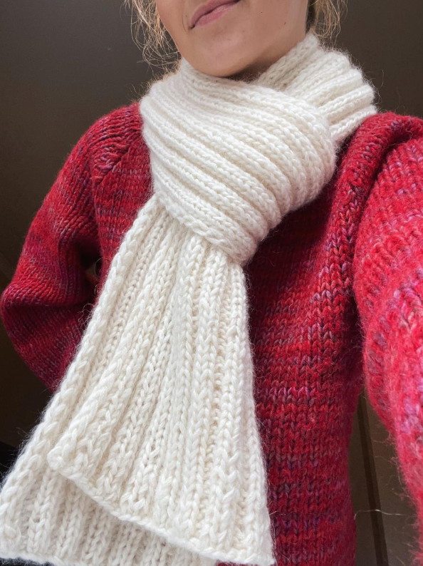 Siri Scarf – Ribbeskjerf i trippel tråd fra ByHollekim