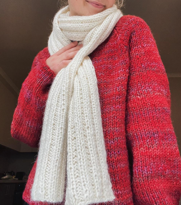 Siri Scarf – Ribbeskjerf i trippel tråd fra ByHollekim