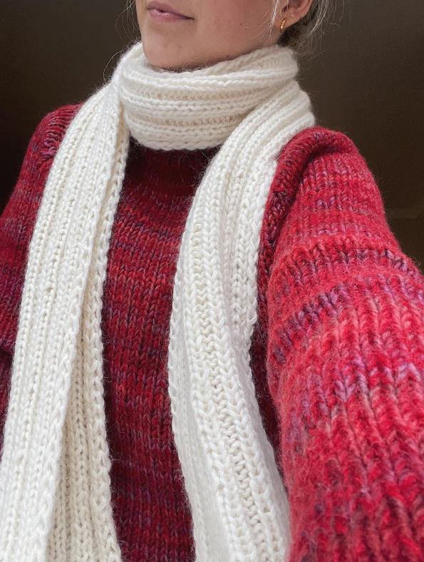 Siri Scarf – Ribbeskjerf i trippel tråd fra ByHollekim