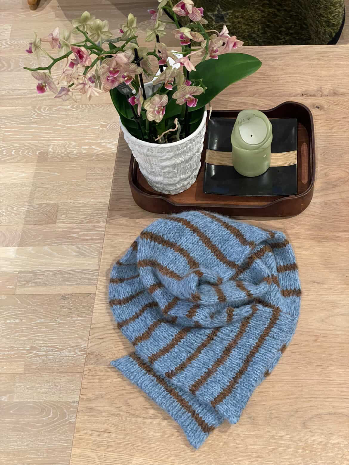 Contrast Scarf – Mykt og dobbeltstrikket skjerf i lekkert stripemønster