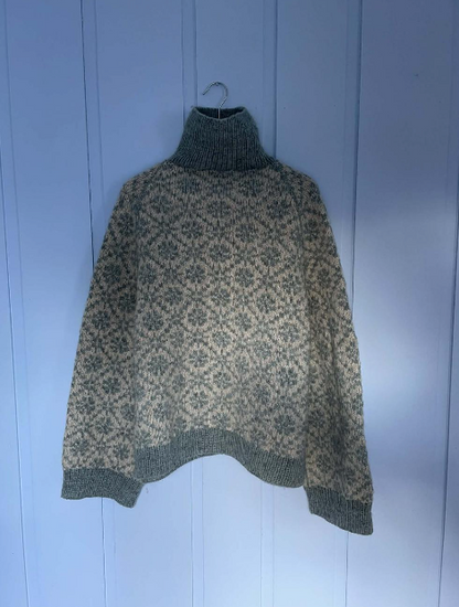 Hildegenseren Ull – Tradisjonell mønstergenser med raglan