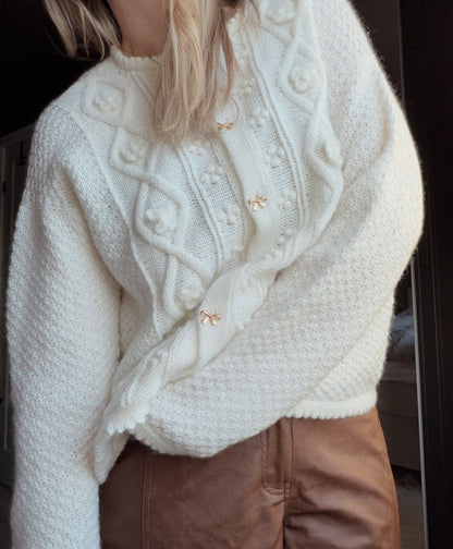 Petalia Cardigan - feminin og delikat strikk fra Mine Gleder