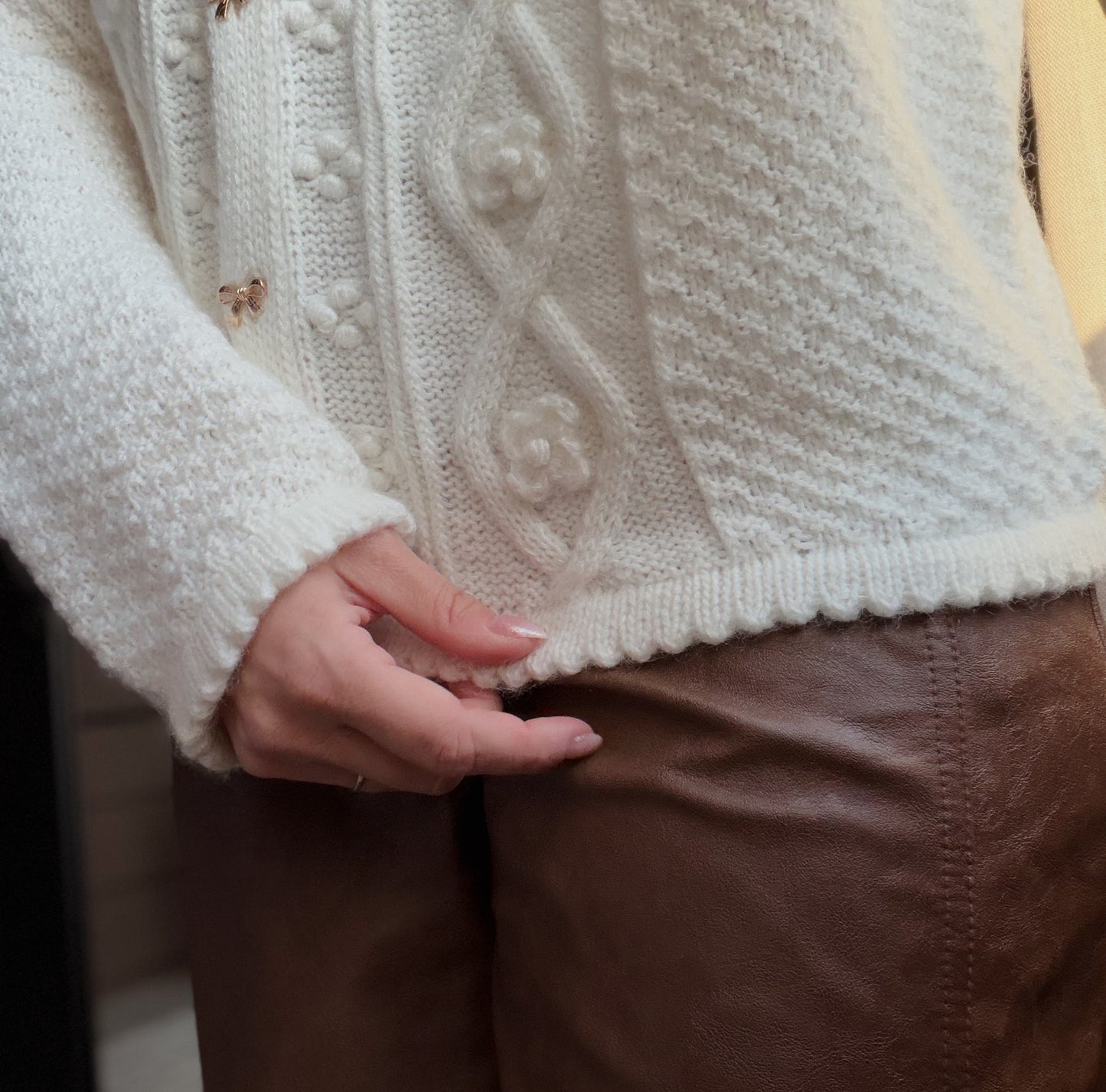 Petalia Cardigan - feminin og delikat strikk fra Mine Gleder