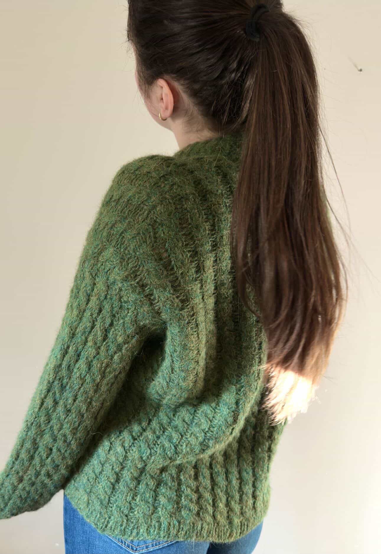 Hyphera Sweater – Strukturstrikket oversized genser med fletter