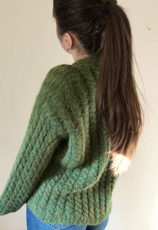 Hyphera Sweater – Strukturstrikket oversized genser med fletter