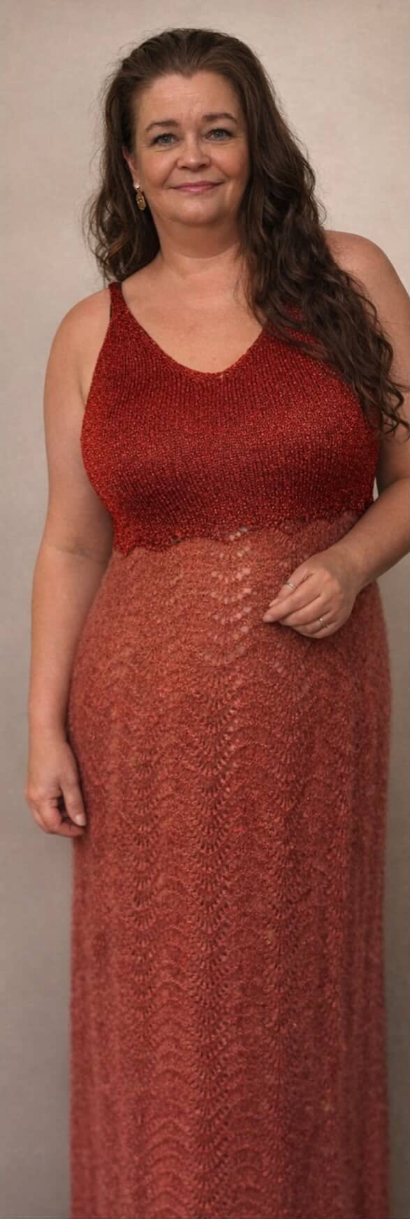 Lavinia Dress – elegant strikkekjole med glitrende detaljer