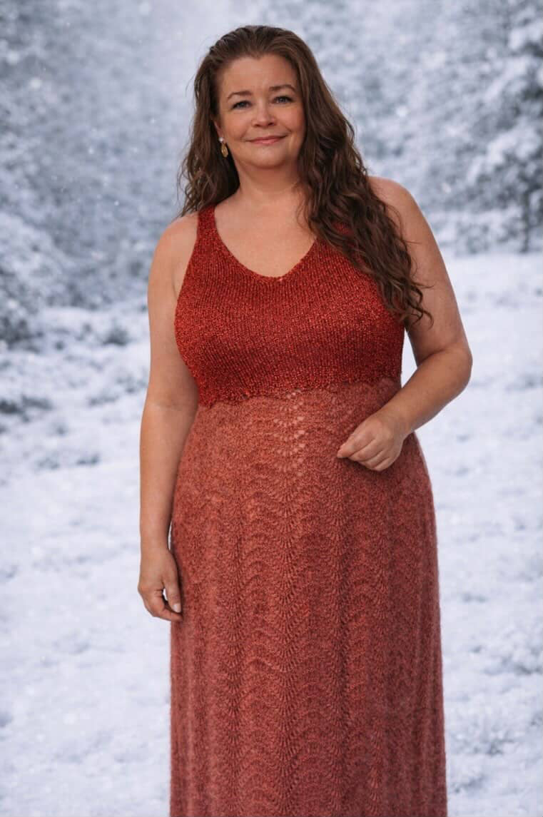 Lavinia Dress – elegant strikkekjole med glitrende detaljer
