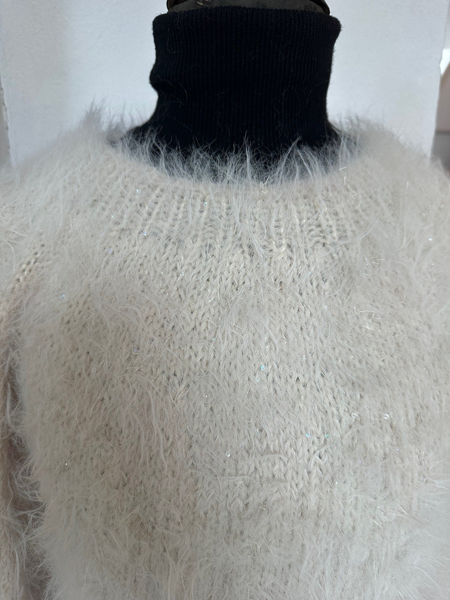 Basta Urban – Fluffy genser med rundfelling
