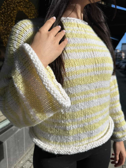 Mocha sweater – Stripete favorittgenser med trendy passform
