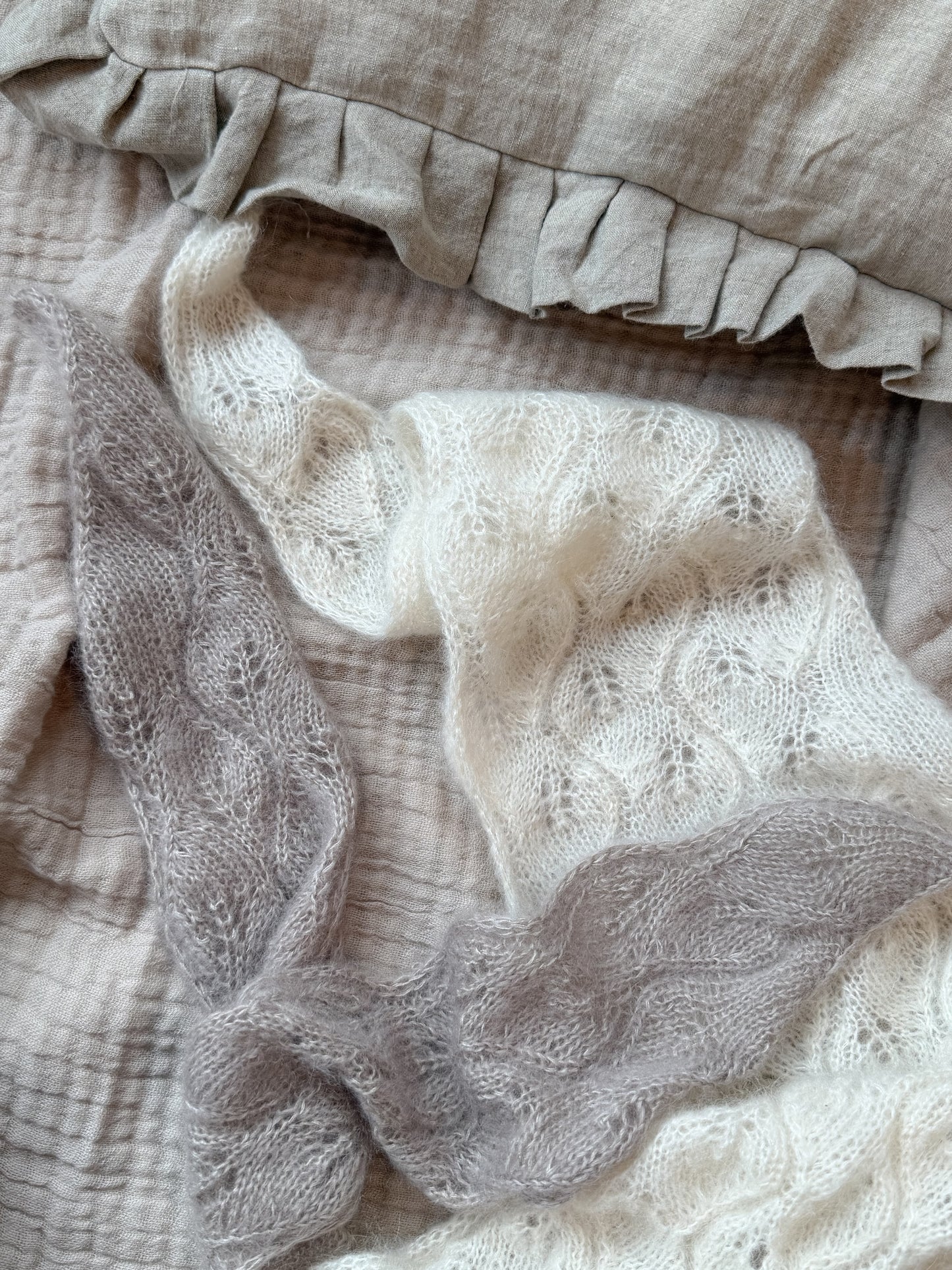 Folia scarf – lett og luftig skjerf med delikat bladmønster