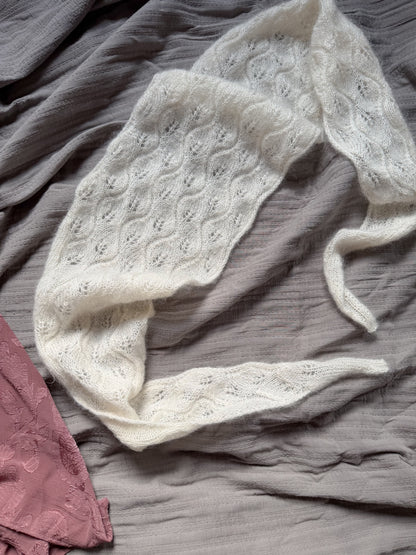 Folia Shawl – lett og luftig sjal med delikat bladmønster
