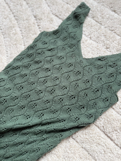 Folia dress – feminin sommerkjole med bølgende hullmønster