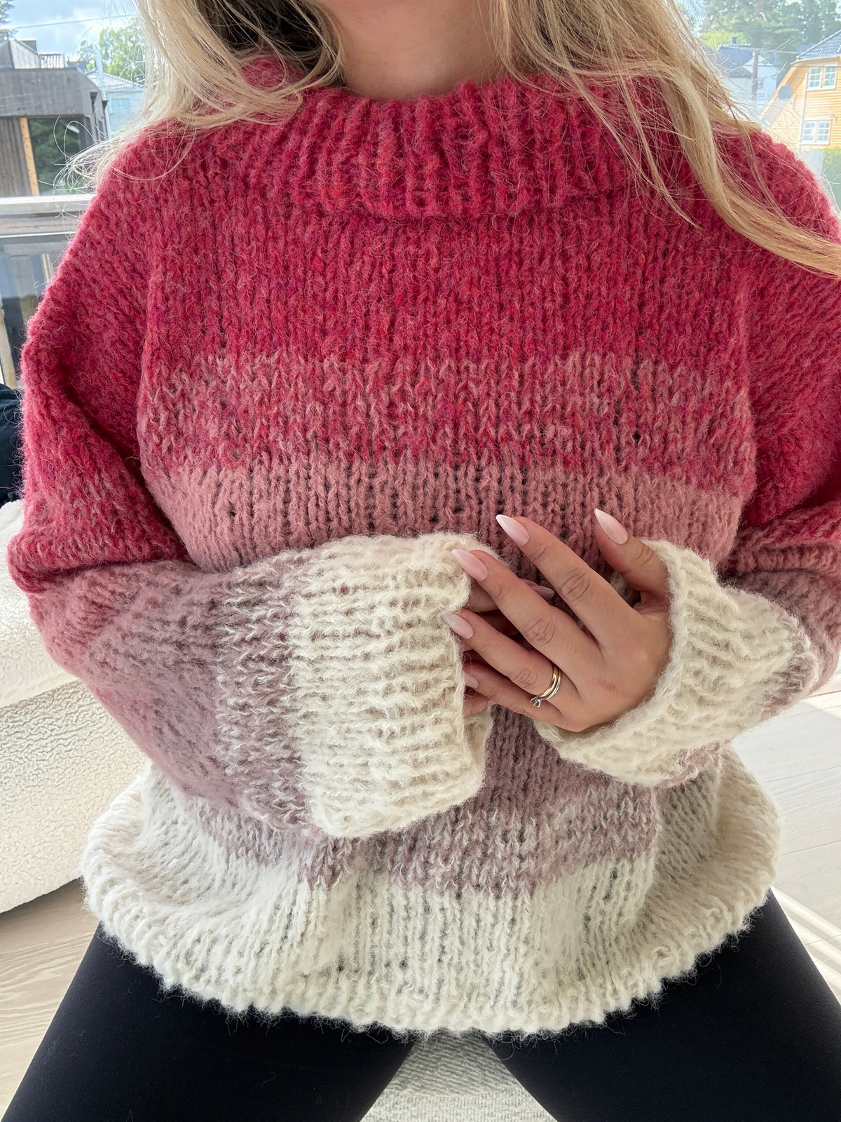 Basic No 3 – Faded Mohairgenser med høy hals