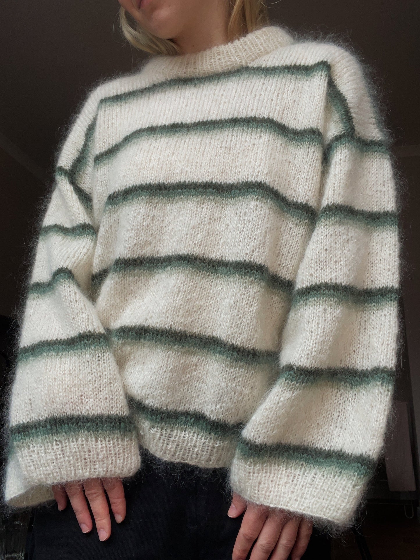 Ova Summer Sweater – lett, stripete og sommerlig strikkegenser