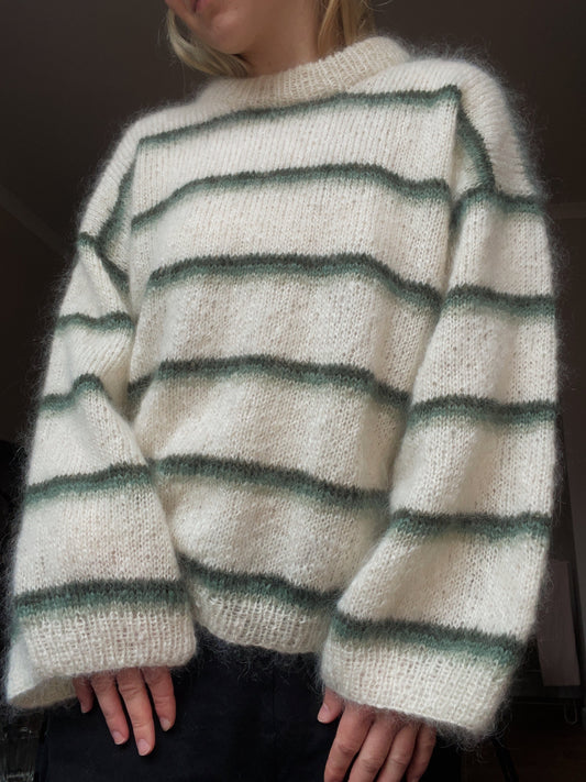 Ova Summer Sweater – lett, stripete og sommerlig strikkegenser