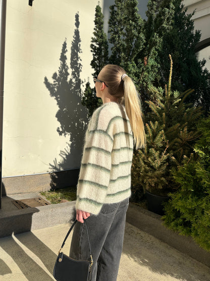 Ova Summer Sweater – lett, stripete og sommerlig strikkegenser